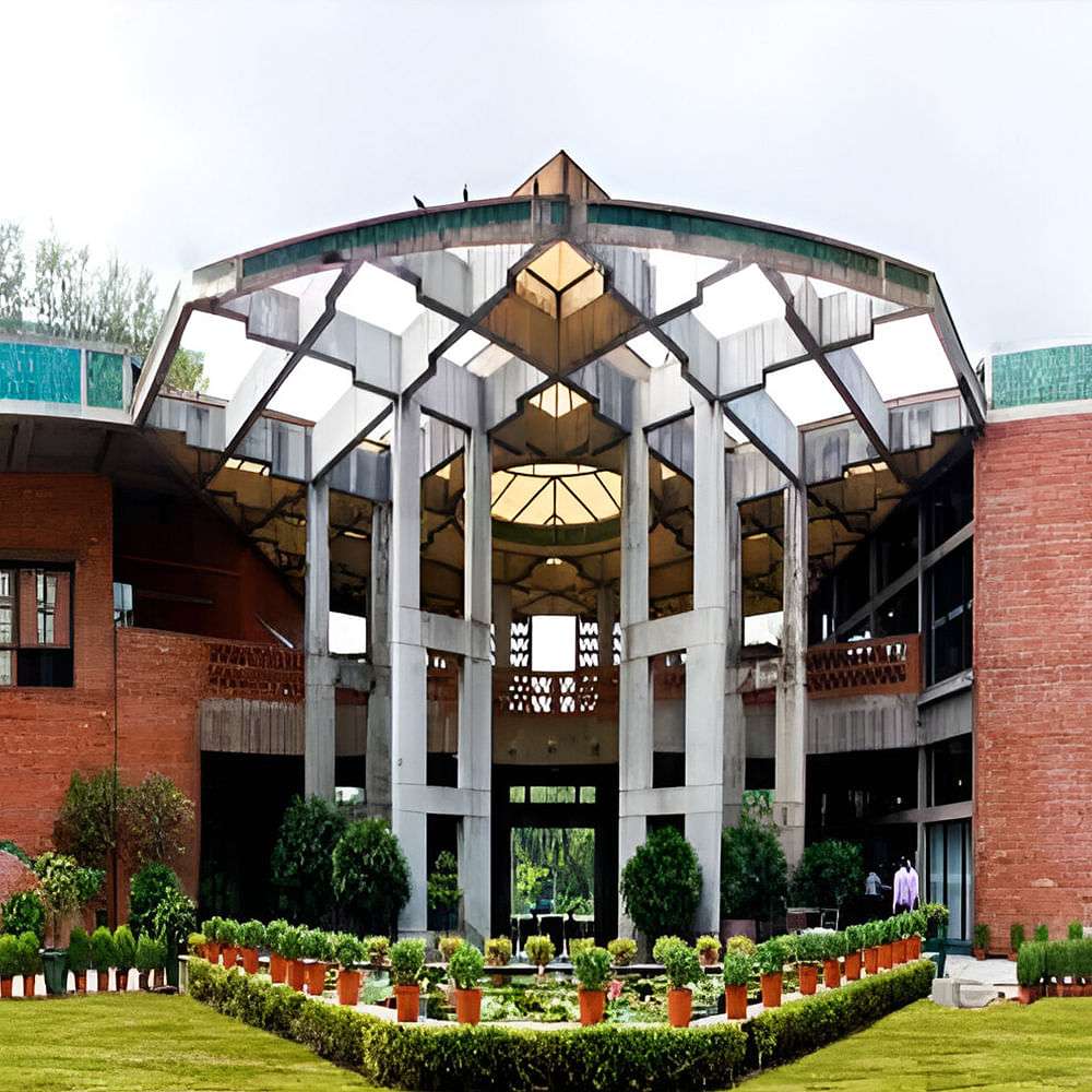 A hub for culture, policy, and the arts, India Habitat Centre hosts exhibitions, talks, and performances year-round. Just a stone’s throw from the hotel, it’s an ideal place to experience Delhi’s vibrant intellectual and creative pulse.