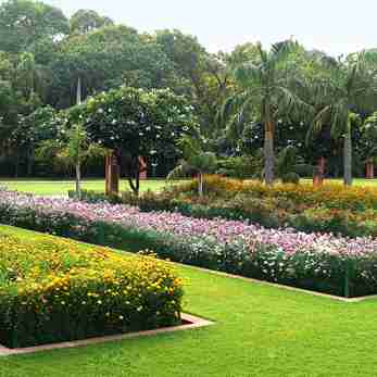 Blending Mughal heritage with botanical splendour, Sunder Nursery is a serene expanse of gardens, water features, and monuments. Often dubbed Delhi’s Central Park, it offers a peaceful escape just a short distance from The Lodhi.