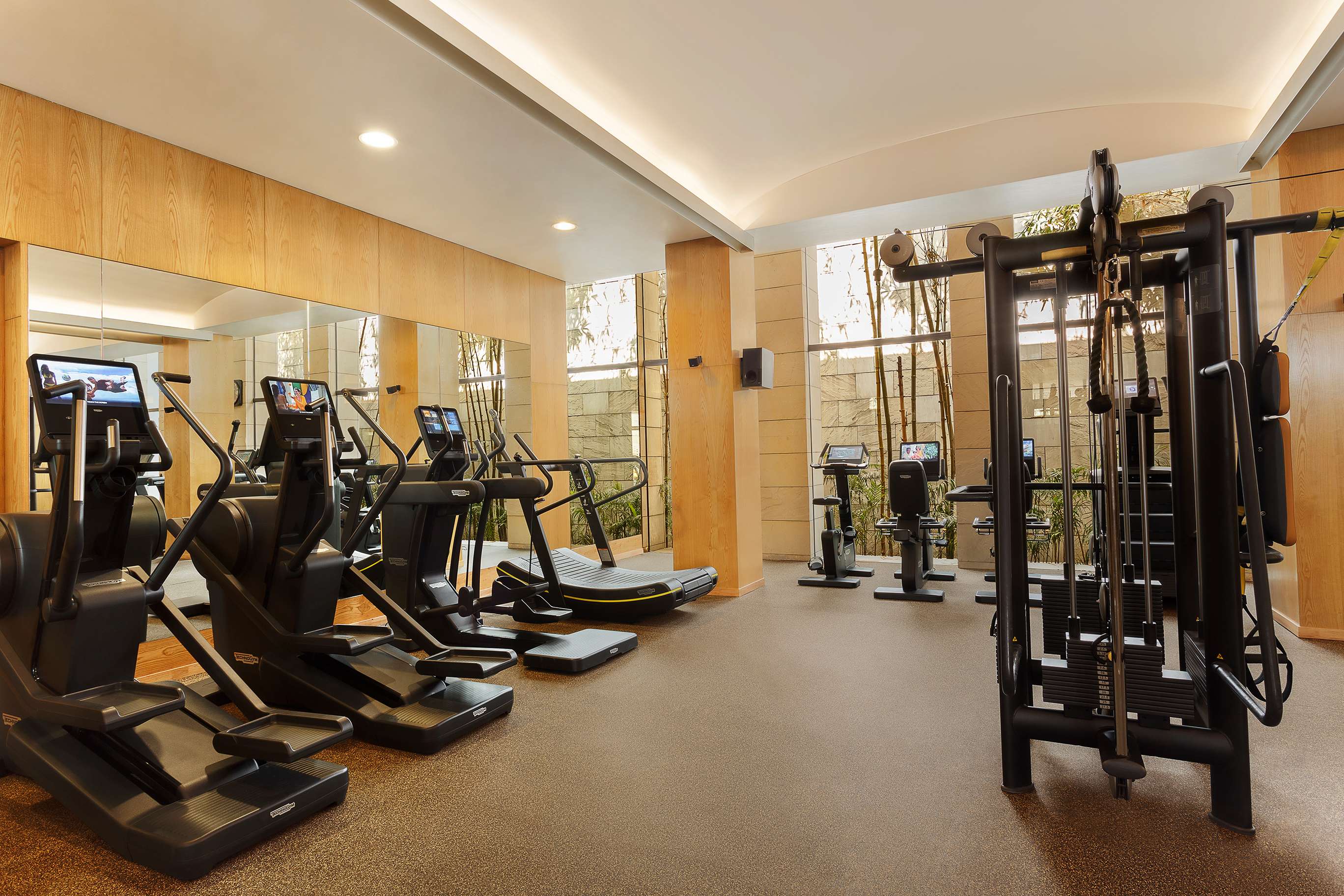 The state-of-the-art gym features best-in-class Technogym equipment and generous space for everything from high-intensity workouts to stretching and TRX training. Open daily from 6:00 am to 10:00 pm.