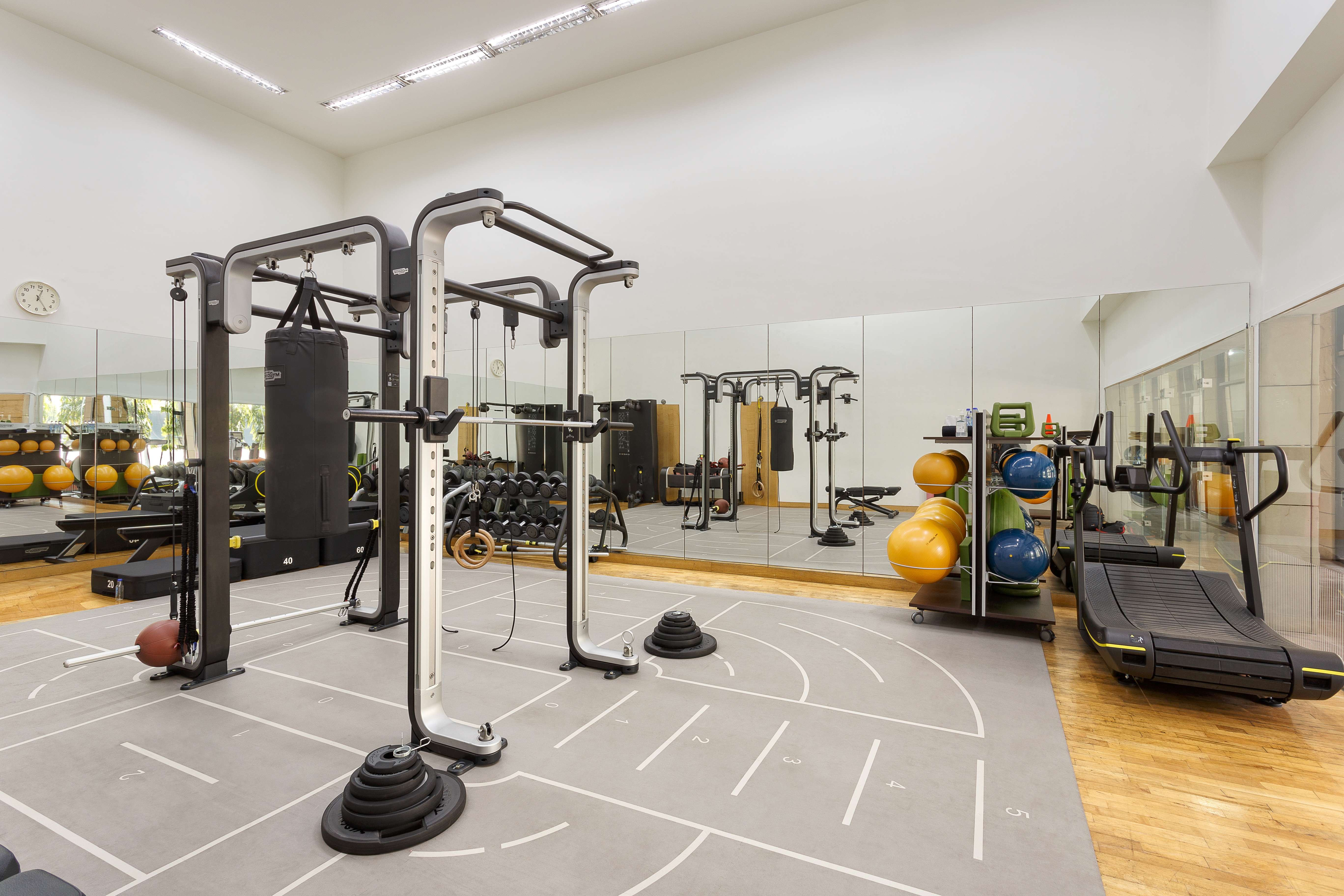 Revolutionize your fitness regime at our Functional Zone, which offers endless potential to explore all areas of functional and ability training with best-in-class equipment from Technogym. Open daily from 6:00 am to 9:00 pm. 